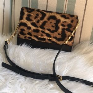 Micheal Kors small crossbosy